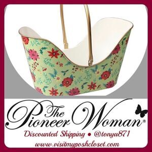 🦋 “2021” 🦋 New Pioneer Woman Holiday Sentiments Christmas Metal Basket, Small